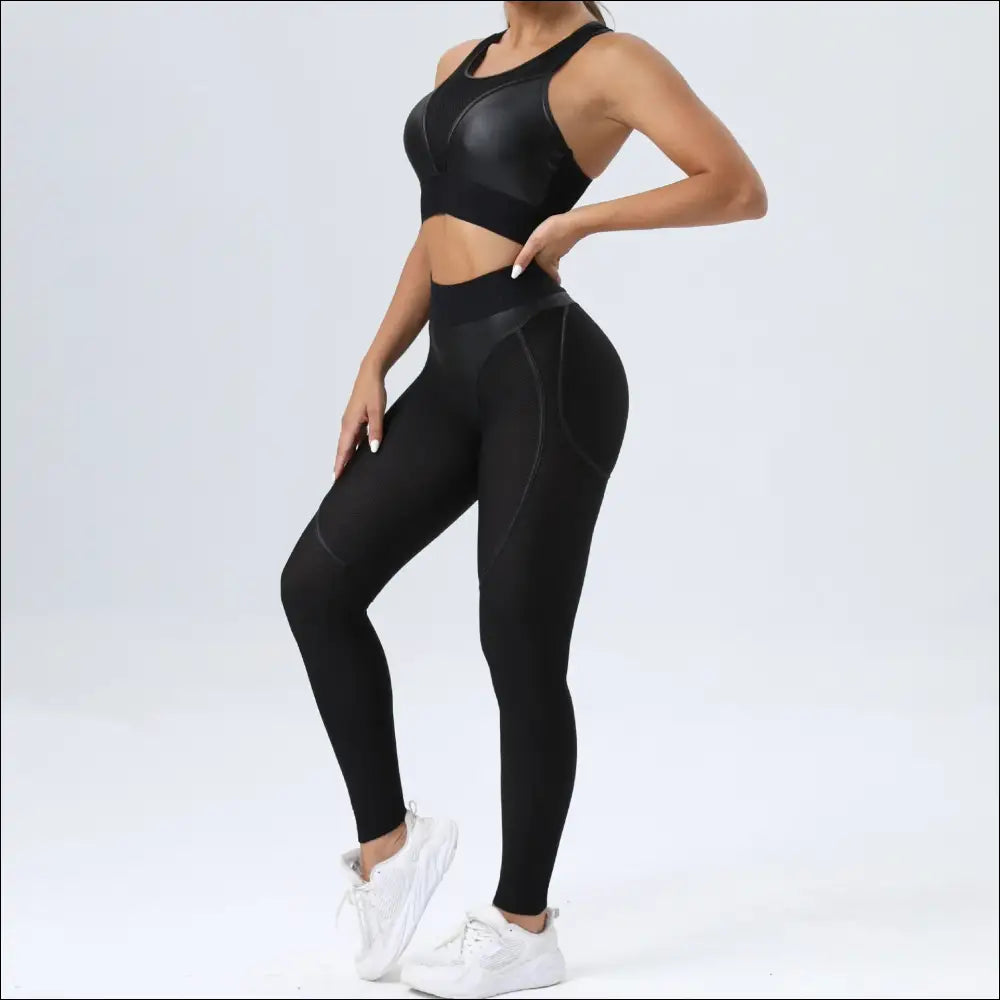 2-Piece Yoga Set – Stylish Sports Bra & High-Waist Leggings