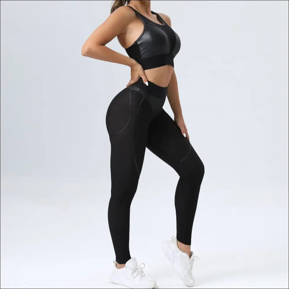 2-Piece Yoga Set – Stylish Sports Bra & High-Waist Leggings